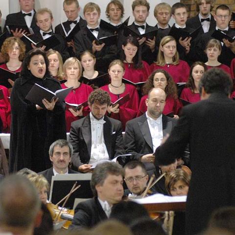Młodzieżowy Chór Resonans Con Tutti